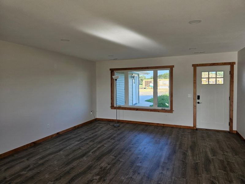 268 N Pond Dr, Jackson, MN 56143