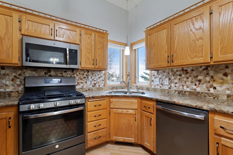 151 Grouse Cir, Montrose, MN 55363
