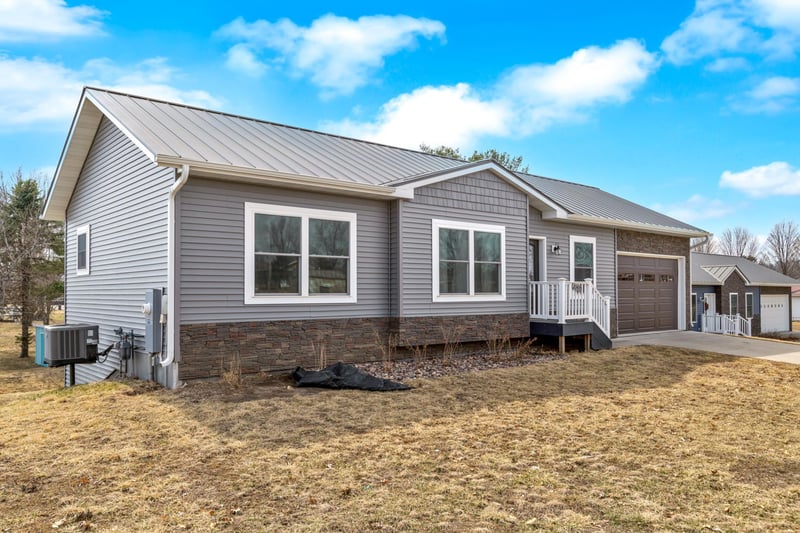 23415 Cherrywood St, Independence, WI 54747