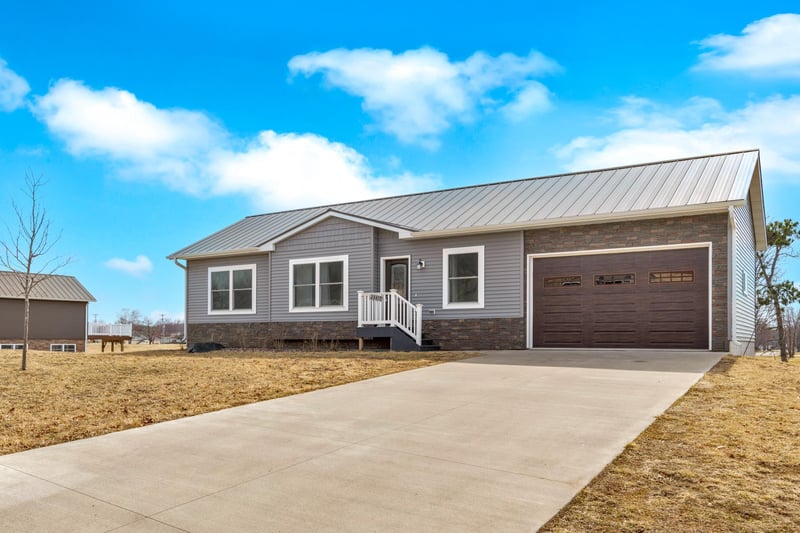 23415 Cherrywood St, Independence, WI 54747