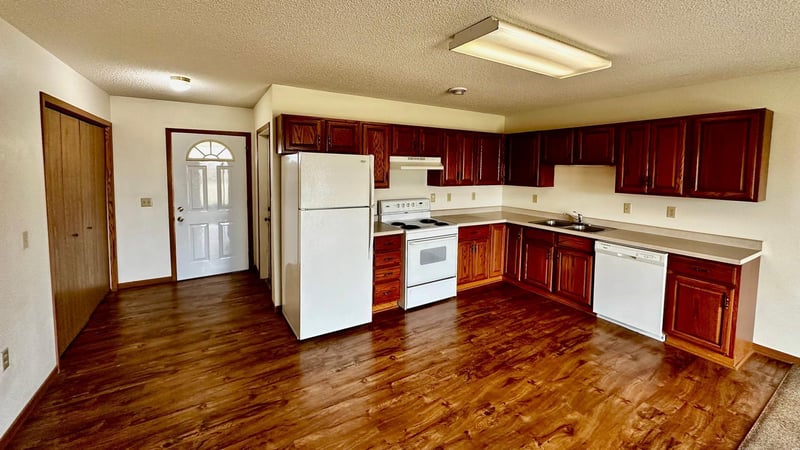 930 Portland St #930, Villard, MN 56385