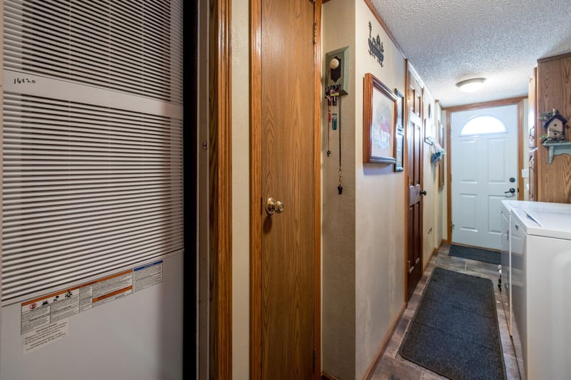 106 W 3rd St, Cyrus, MN 56381