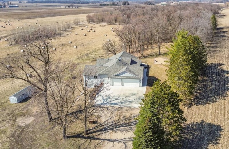 12260 100th St SW, Howard Lake, MN 55349