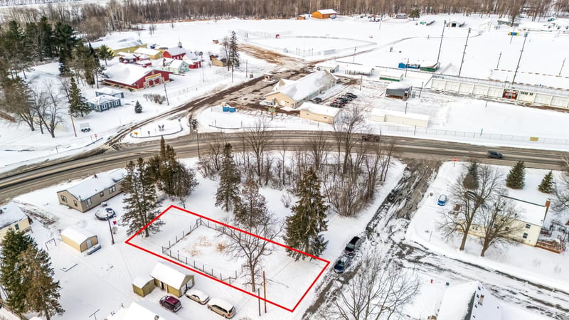 814 E 4th St N, Ladysmith, WI 54848