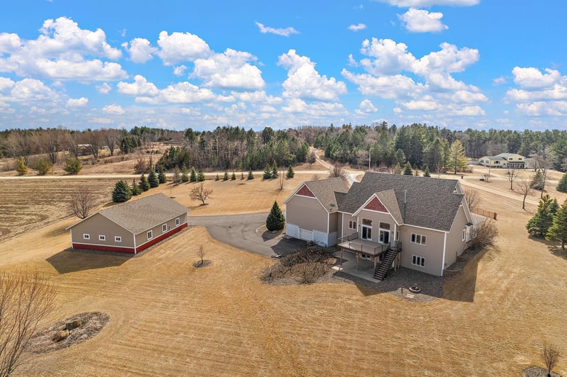 8893 250th St E, Hampton, MN 55031