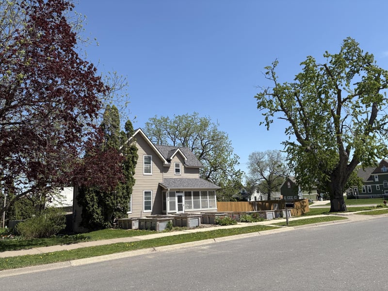 20 1st Ave NW, Plainview, MN 55964
