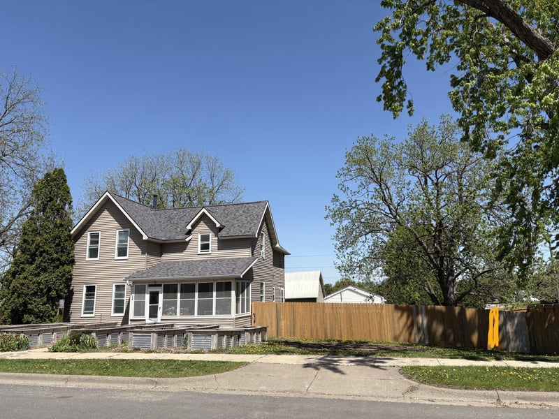 20 1st Ave NW, Plainview, MN 55964