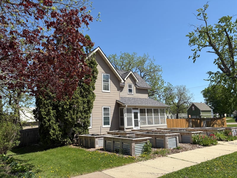 20 1st Ave NW, Plainview, MN 55964