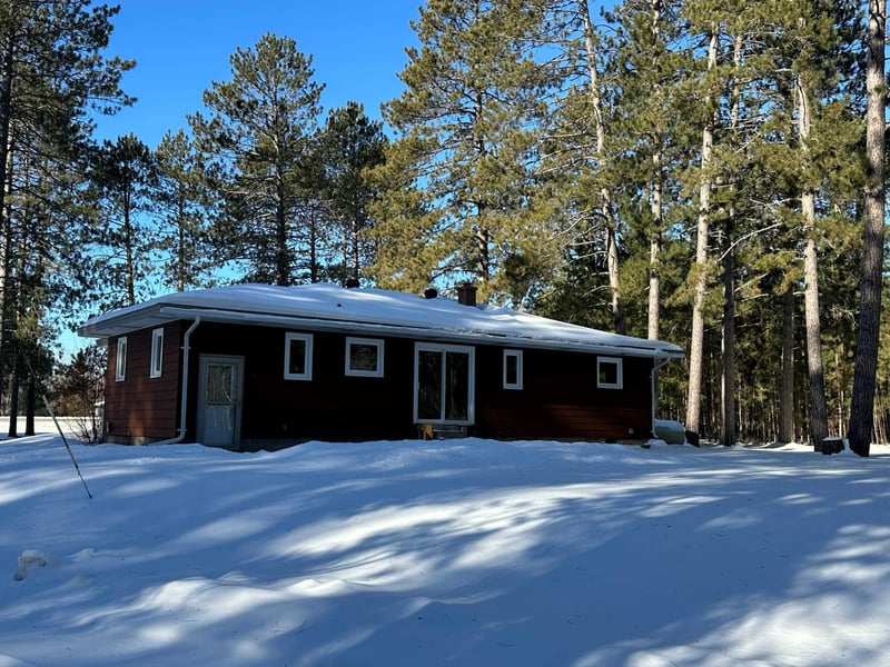 4668 Vermilion Trl, Gilbert, MN 55741