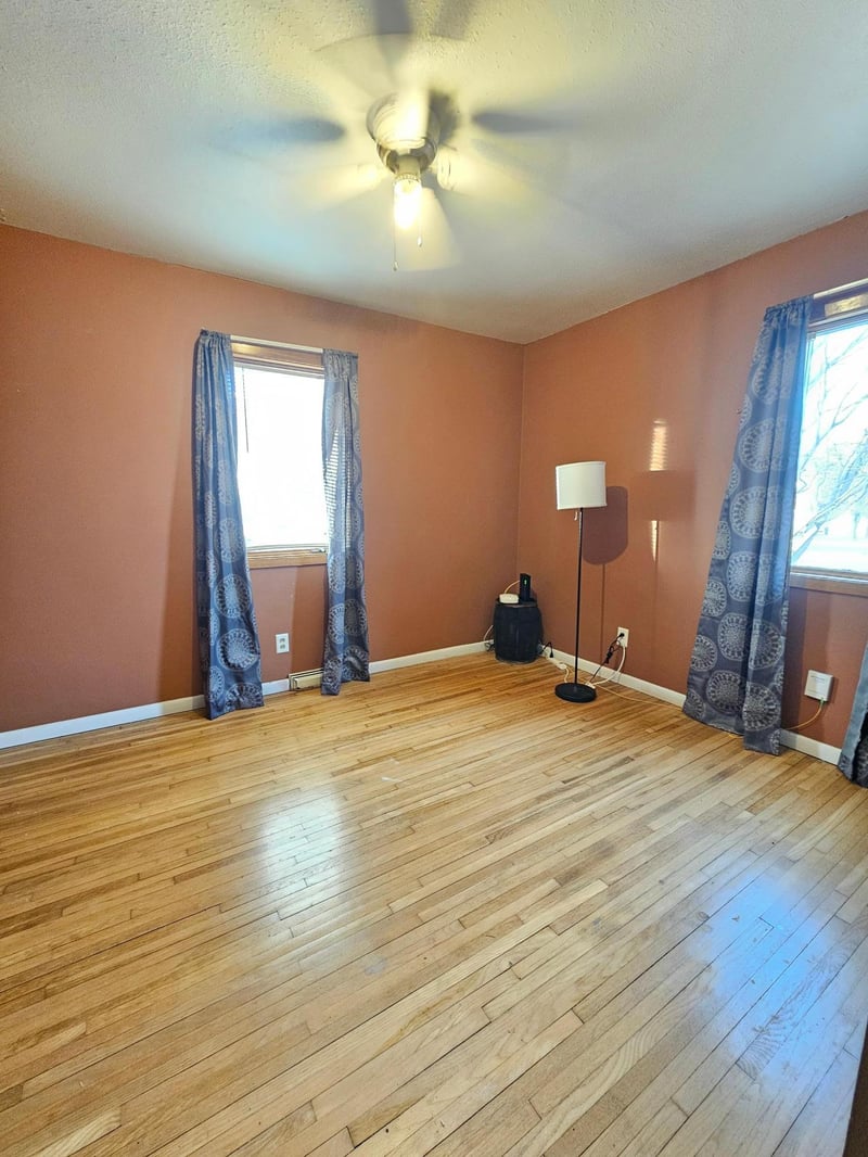103 E 1st St, Elkton, MN 55933