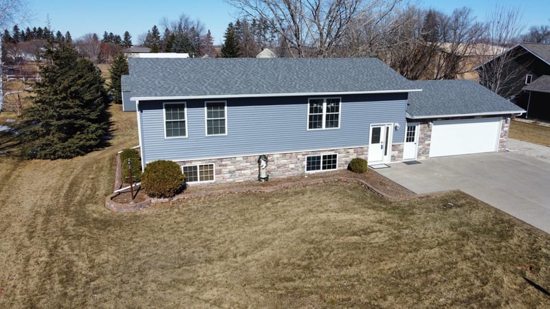 224 Poplar Ave, Lowry, MN 56349