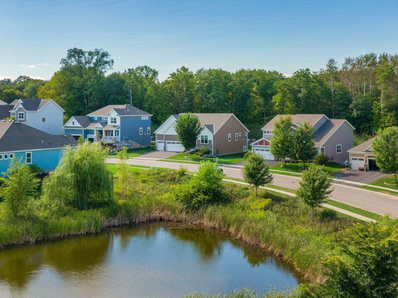 771 Cascade Dr, Chaska, MN 55318