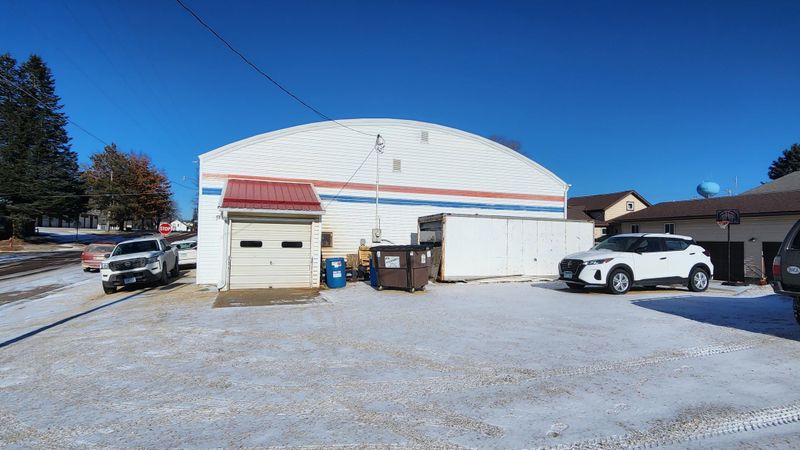 221 W Grove St, Caledonia, MN 55921