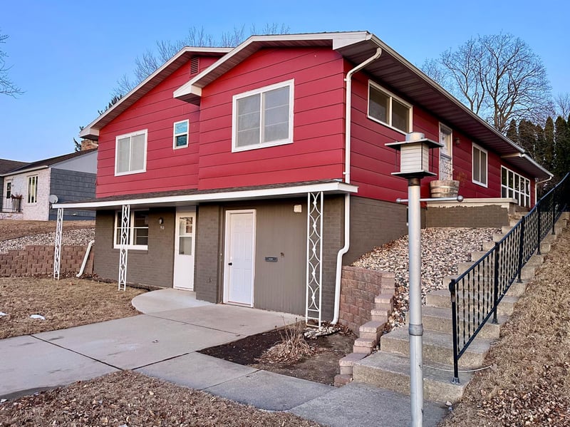 910 4th Ave, Madison, MN 56256