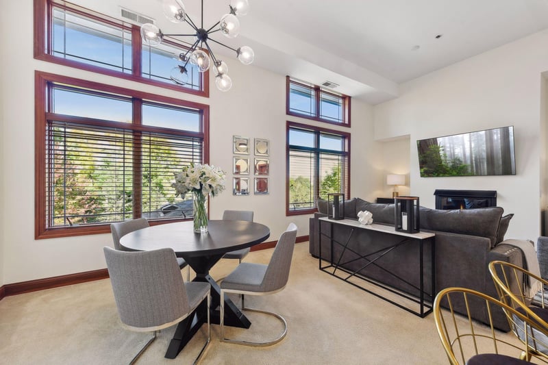 408 Parkers Lake Rd #301, Minnetonka, MN 55391
