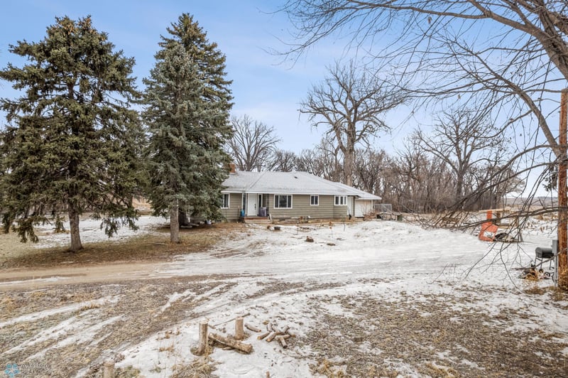 8422 90th St S, Sabin, MN 56580