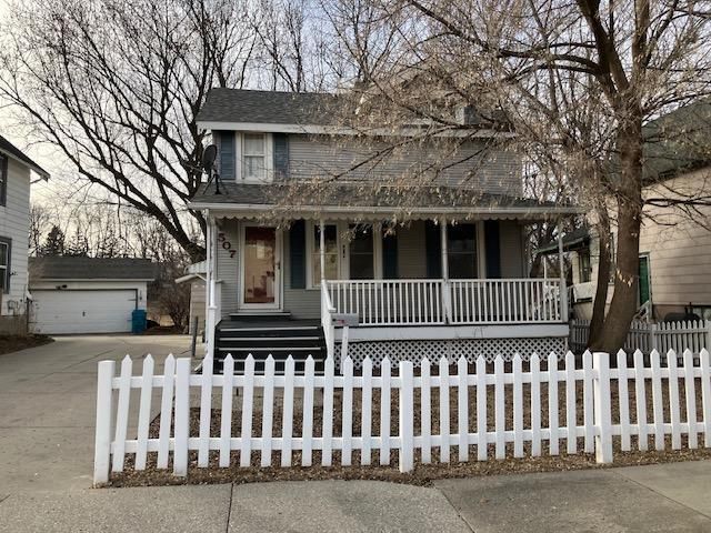 507 2nd St NW, Waseca, MN 56093
