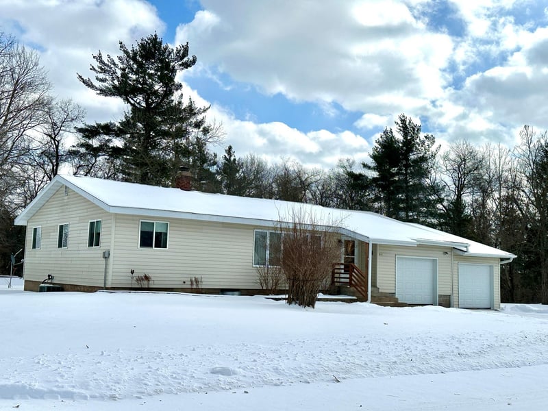 928 N 3rd St, Bruce, WI 54819