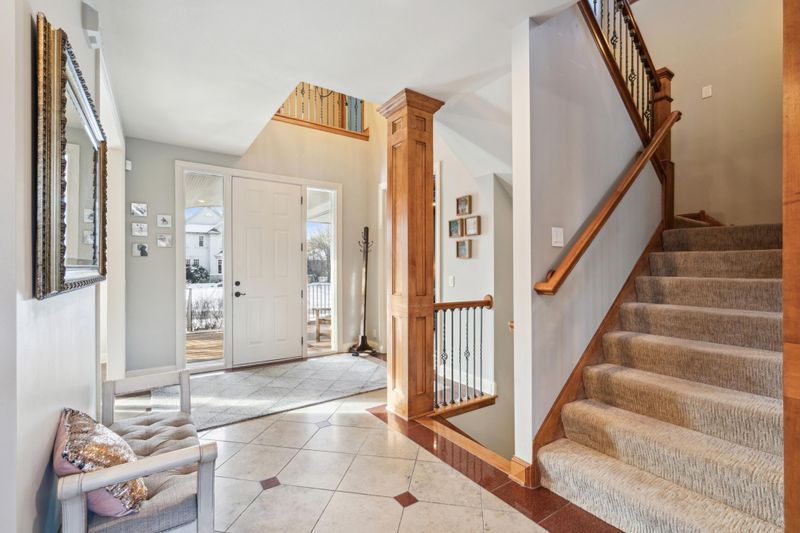 2418 Emerald Trl, Hopkins, MN 55305