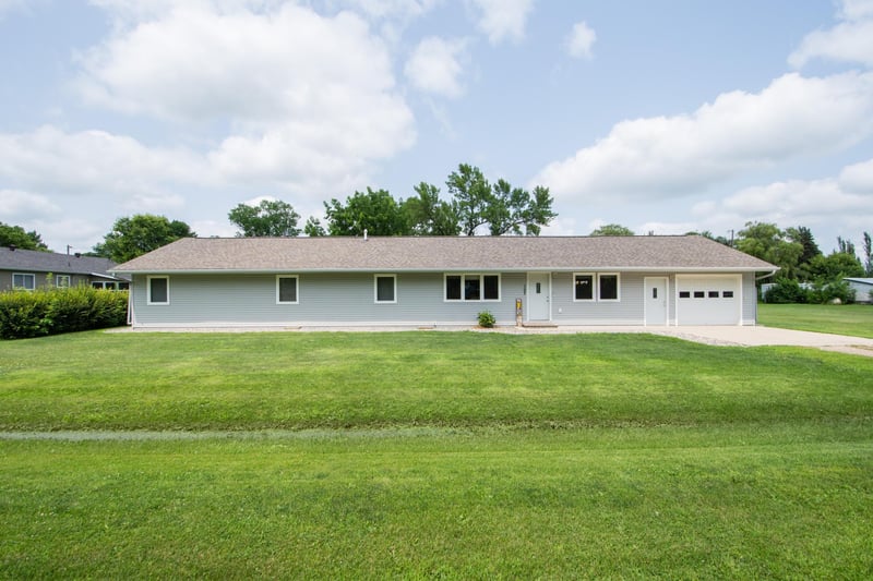 107 1st St, Campbell, MN 56522