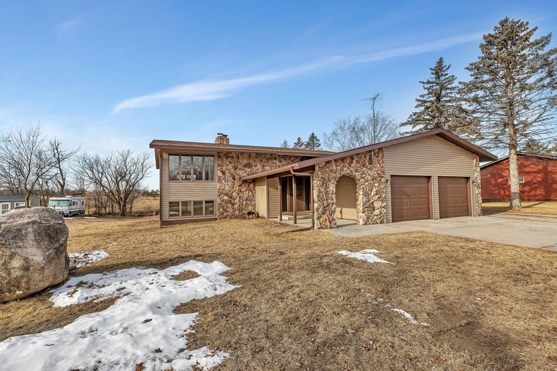 111 Main St, Holdingford, MN 56340