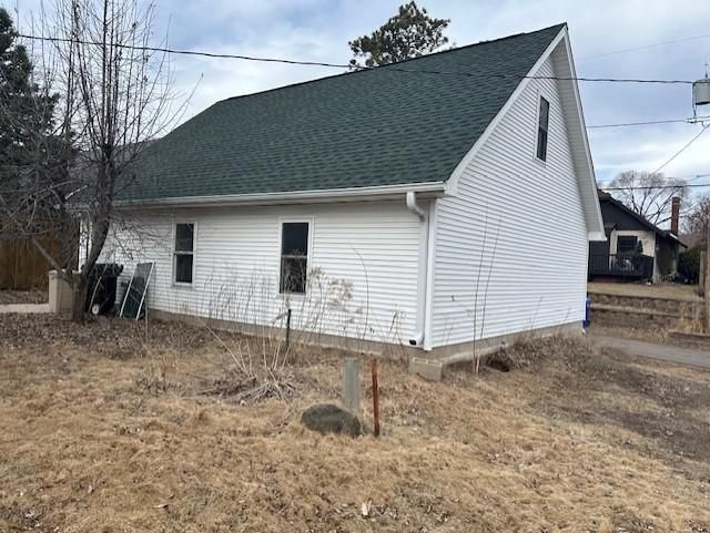 1241 Stanford Ave, Saint Paul, MN 55105