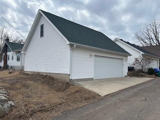 1241 Stanford Ave, Saint Paul, MN 55105