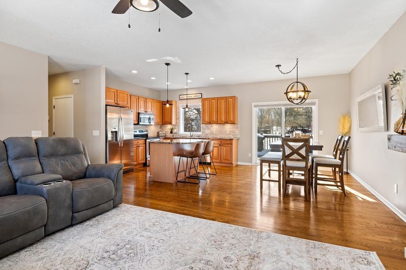 14316 Park Ave S, Burnsville, MN 55337