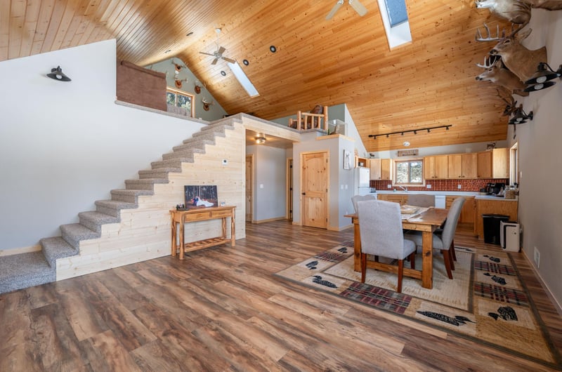 14 Maple Blvd, Babbitt, MN 55706