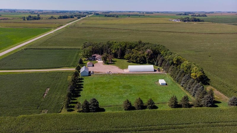 14286 15th Ave SW, Raymond, MN 56282