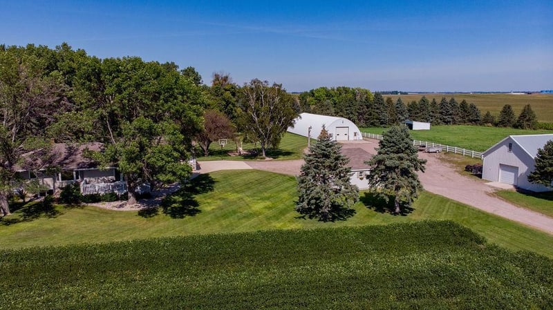 14286 15th Ave SW, Raymond, MN 56282