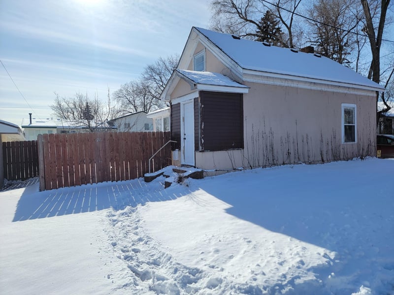 414 Western Ln, Anoka, MN 55303