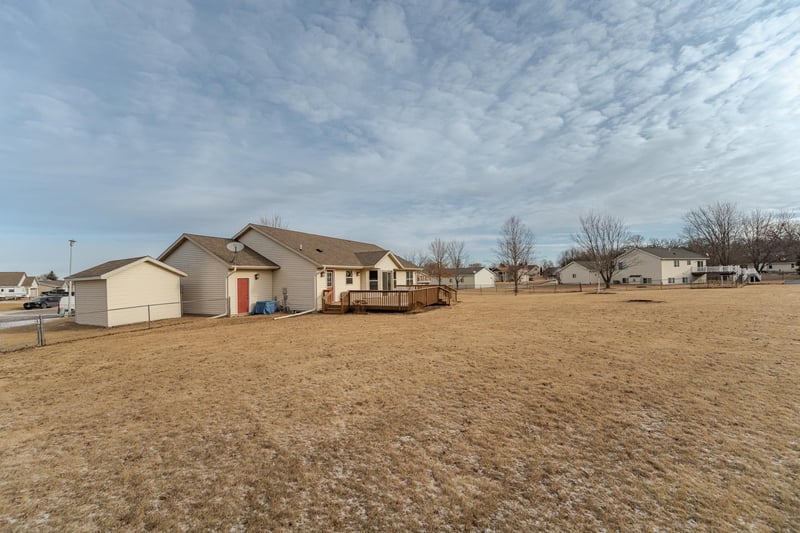 926 Nancy Ct SW, Eyota, MN 55934