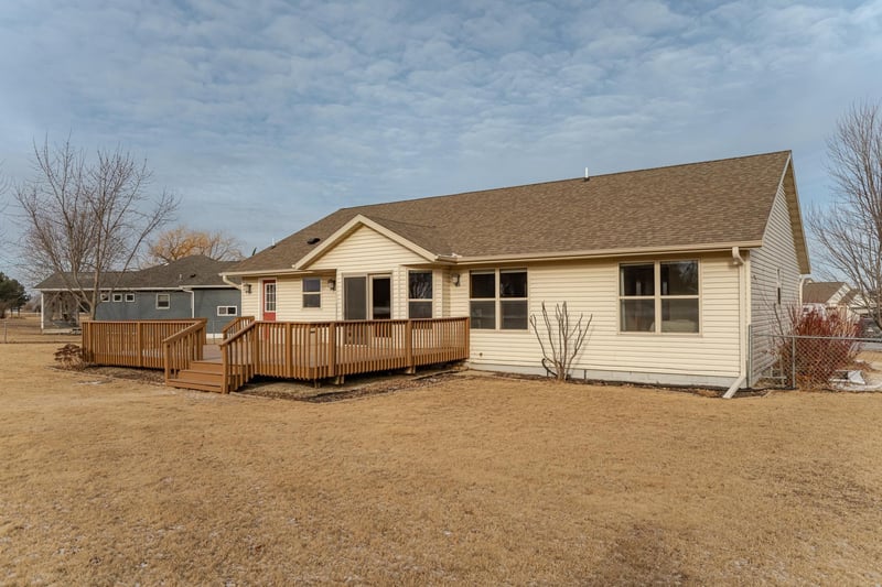 926 Nancy Ct SW, Eyota, MN 55934