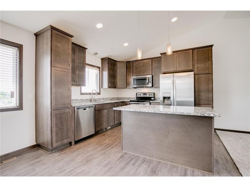 1355 Bridgewater Pw, Dundas, MN 55019