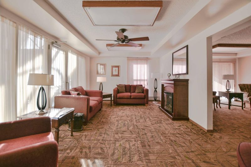 3232 Fremont Ave N #221, Minneapolis, MN 55412