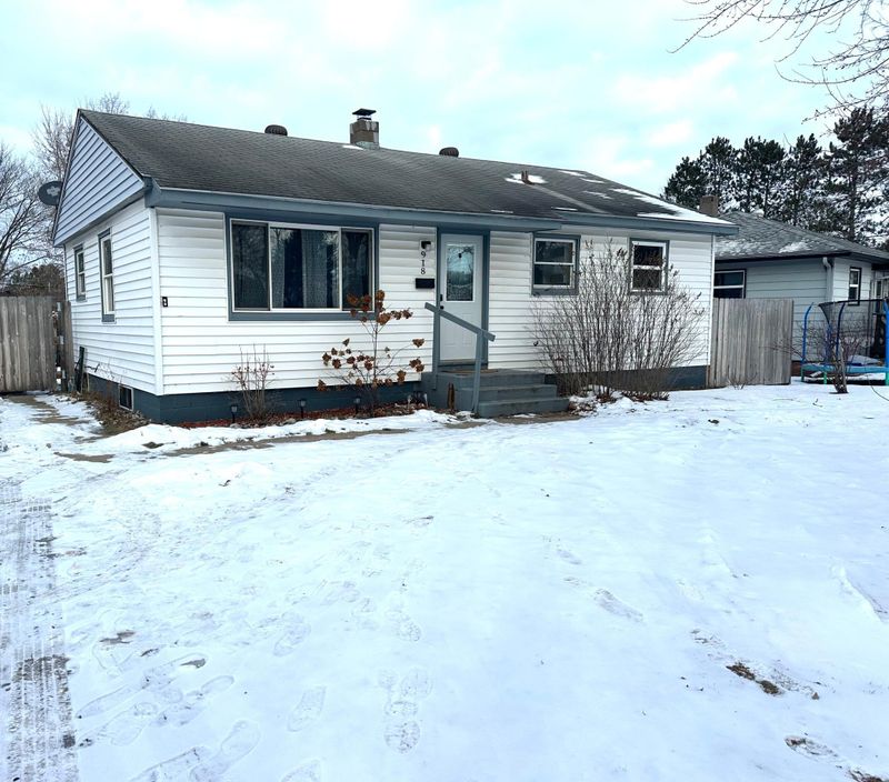 918 Clover Ln, Grand Rapids, MN 55744