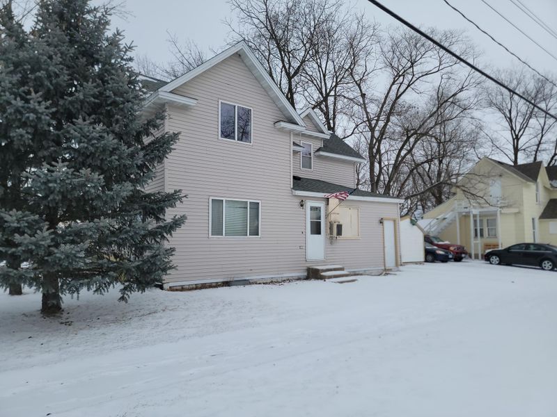 211 3rd St SE, Austin, MN 55912