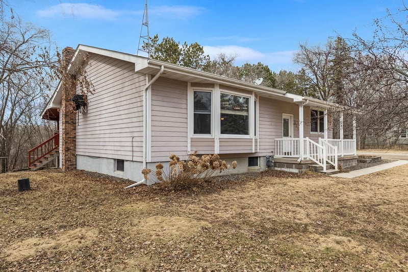 555 Central Ave S, Pease, MN 56363