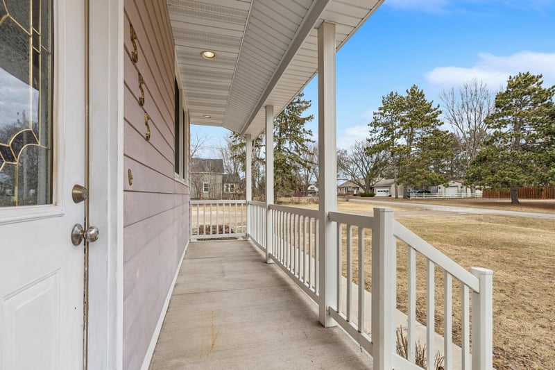 555 Central Ave S, Pease, MN 56363