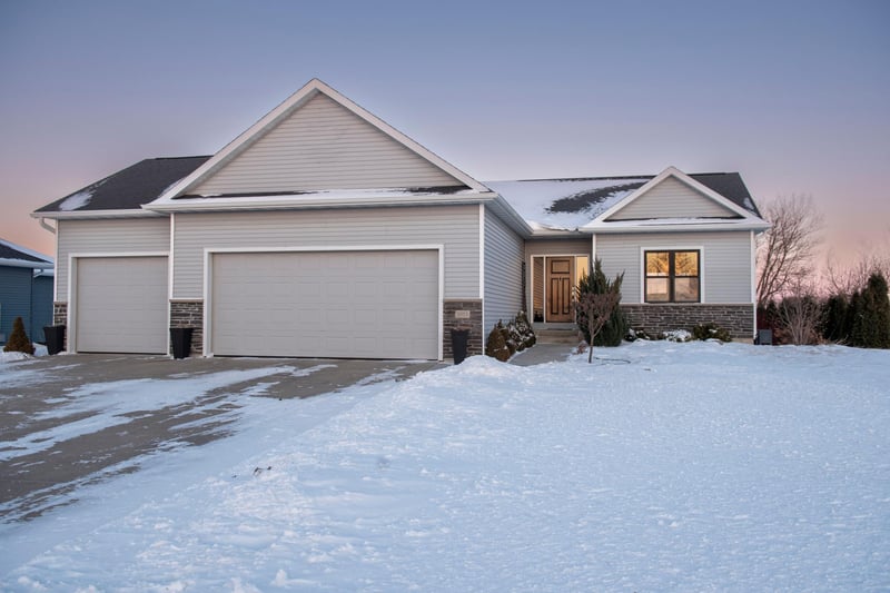1015 Bucknell Ct, Spring Valley, MN 55975