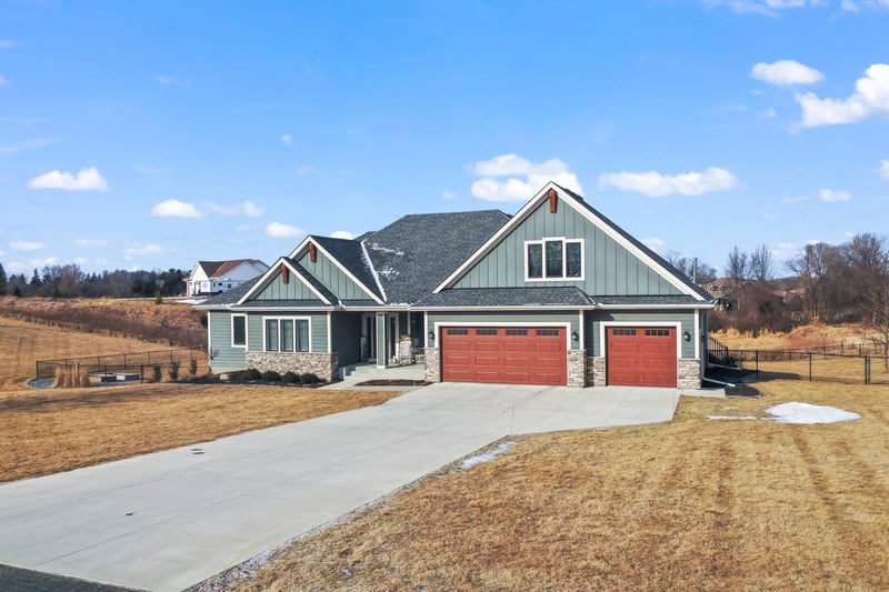 4212 Boulder Cir, Webster, MN 55088