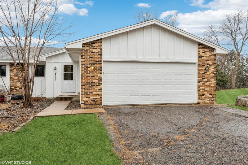 2515 Birchview Ln, Minnetonka, MN 55305