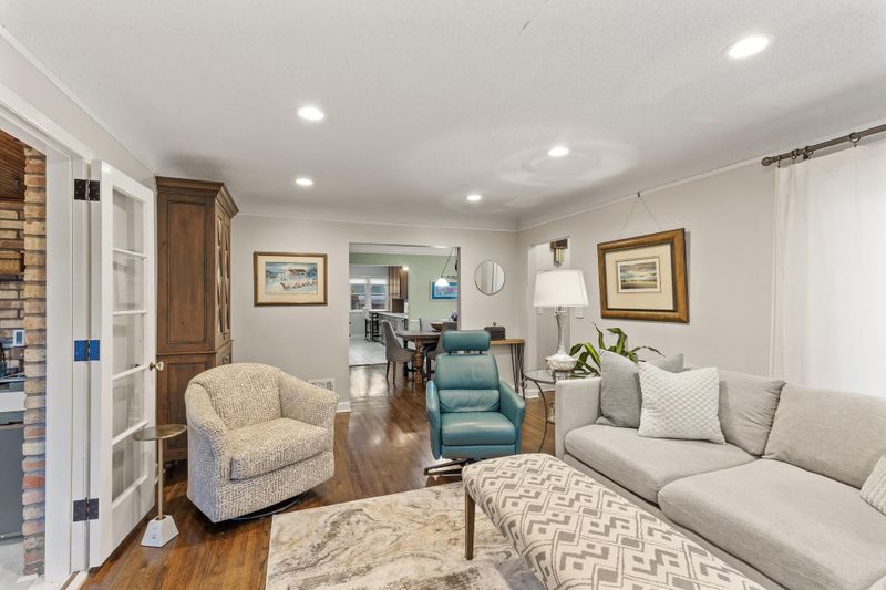 1616 W 70th St, Richfield, MN 55423