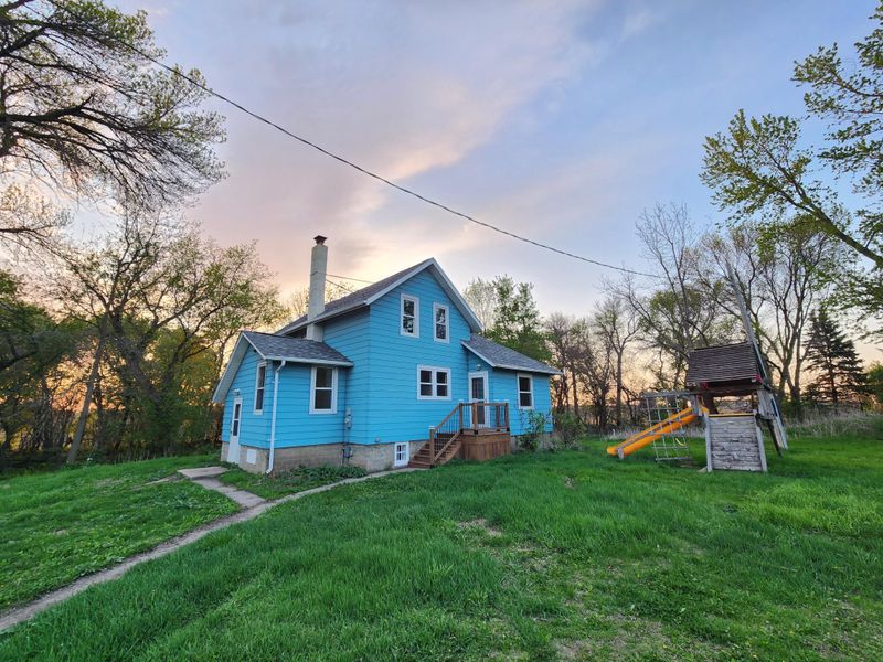 27454 425th Ln, Arlington, MN 55307