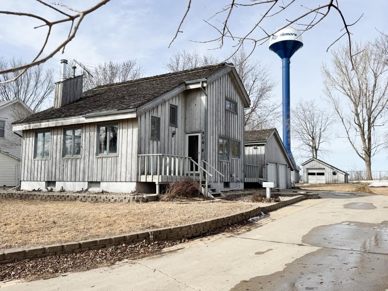 506 4th St, Rushmore, MN 56168