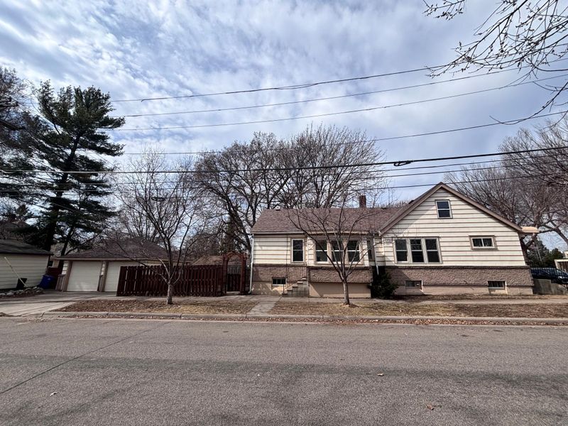 1282 Lafond Ave, Saint Paul, MN 55104