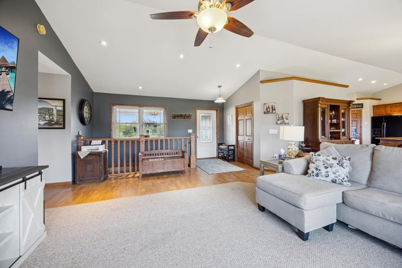 59642 240th St, Hewitt, MN 56453