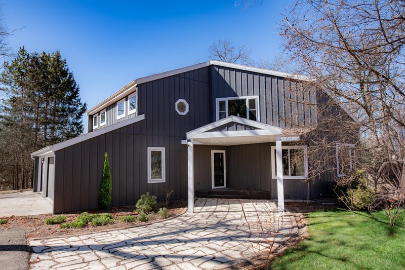 104 Kinder Rd, La Crescent, MN 55947