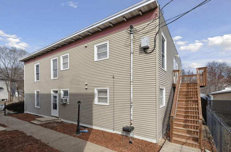52 Douglas St, Saint Paul, MN 55102